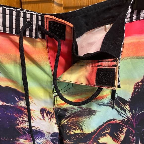 ROXY Mens Board Shorts POLYESTER SWIM Trunks Size M Palm Tree Vice City - Picture 3 of 4